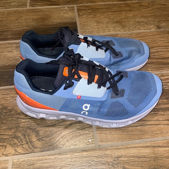 On Running Other - On Cloud Cloudstratus mens shoes
